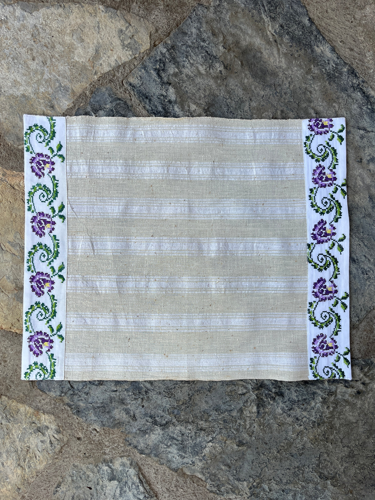 IRIS Vintage Linen Placemats | Set of 2