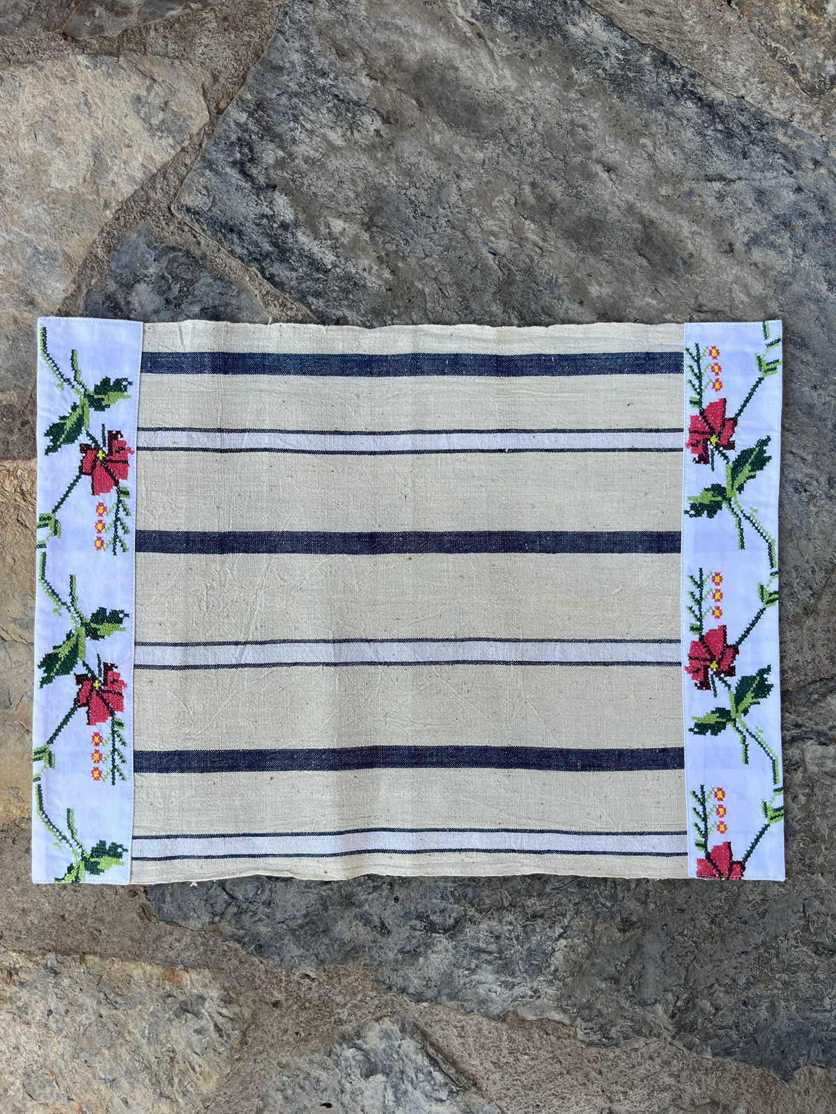 POPPY Vintage Linen Placemats | Set of 2