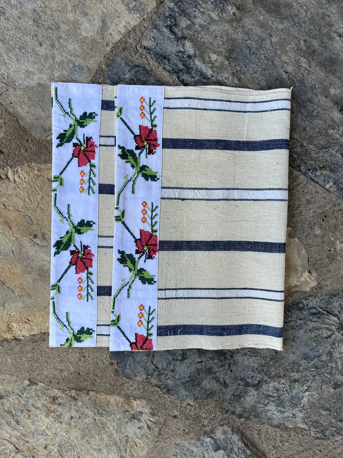 POPPY Vintage Linen Placemats | Set of 2