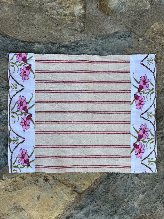 COSMOS Vintage Linen Placemats | Set of 2