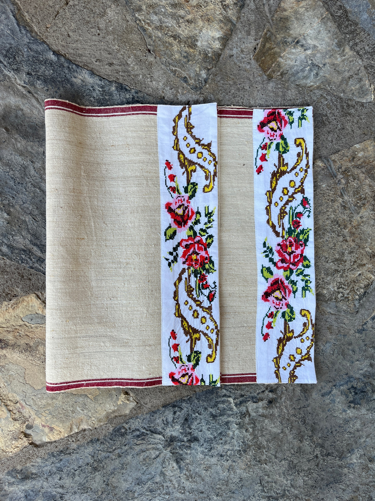CARMEN Vintage Linen Placemats | Set of 2